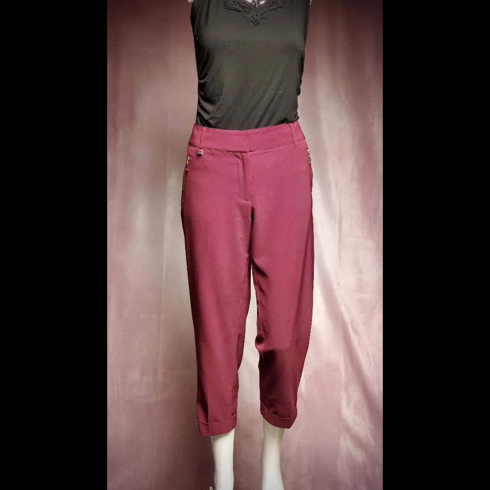 White House Black Market - Capri